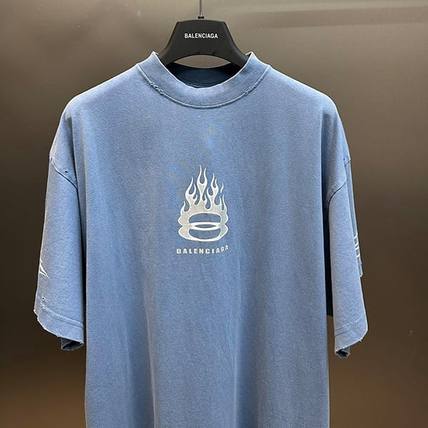 希少バレンシアガ コピー Burning Unity Tシャツ ロゴ 半袖 コットン bat27406
